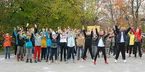 Von Hittisau bis Bali: Flashmob für Kinderrechte