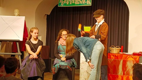 „Saumarkt TheaterKinder“ spenden Eintrittsgelder